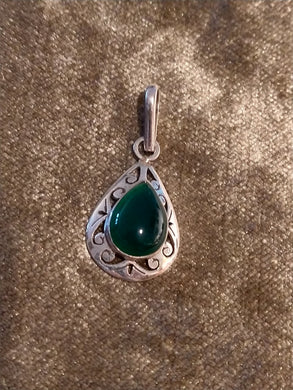 Indian silver cutwork green quartz pendant