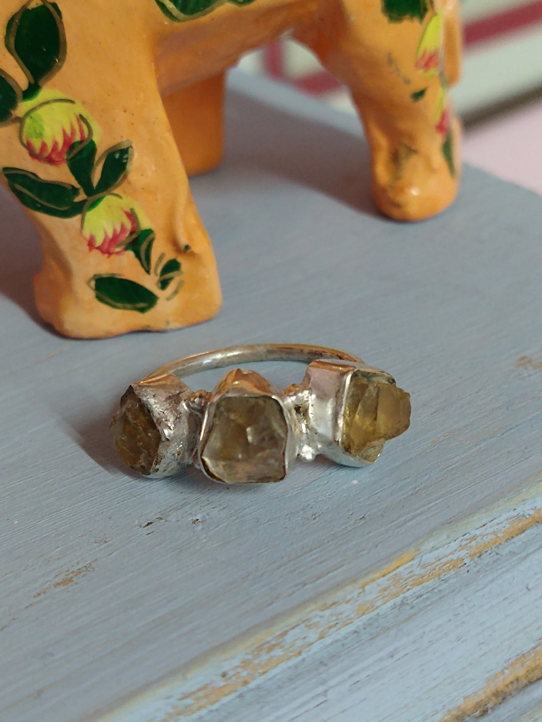 Slim band triple rough crystal ring