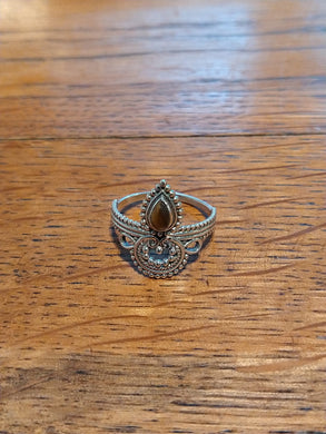 Stone point ring embellished curve with narrow band