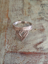 Point and dot silver ring